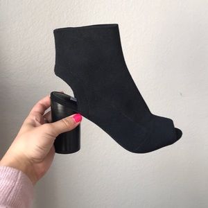 Black Steve Madden peep toe booties size 6
